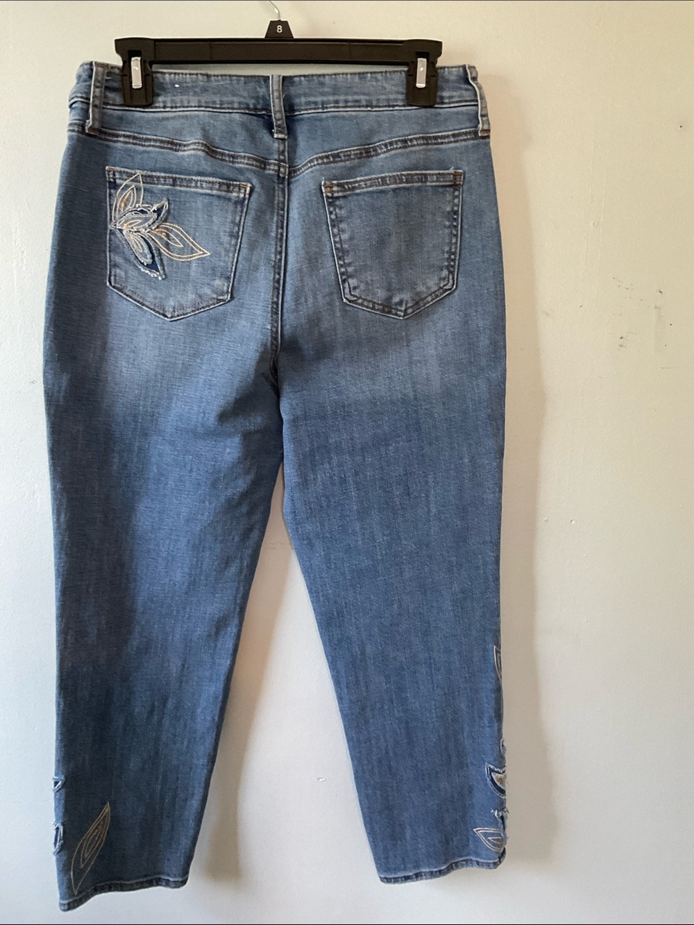 Chico’s So Slimming Cropped Jeans with Embroidered Leaf Accents - Picture 5 of 7